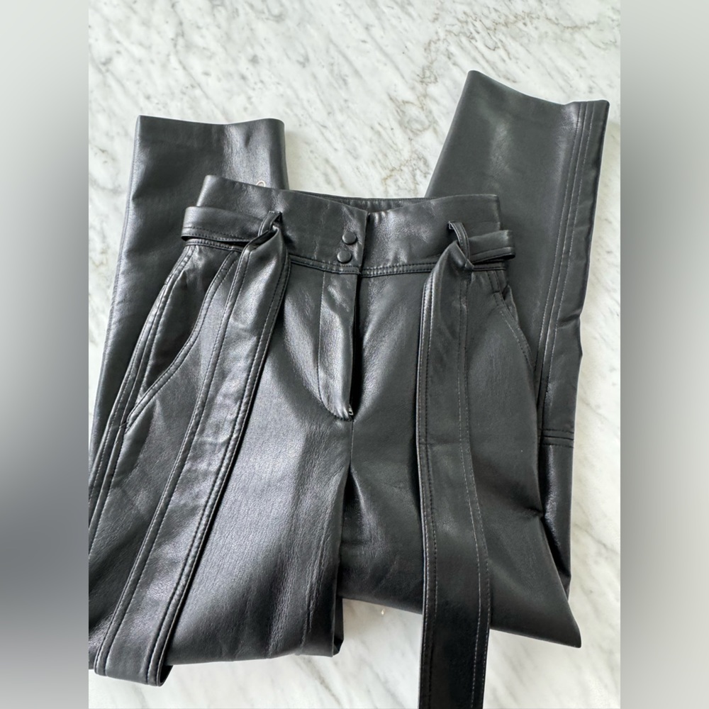Aritzia Tie Front 00